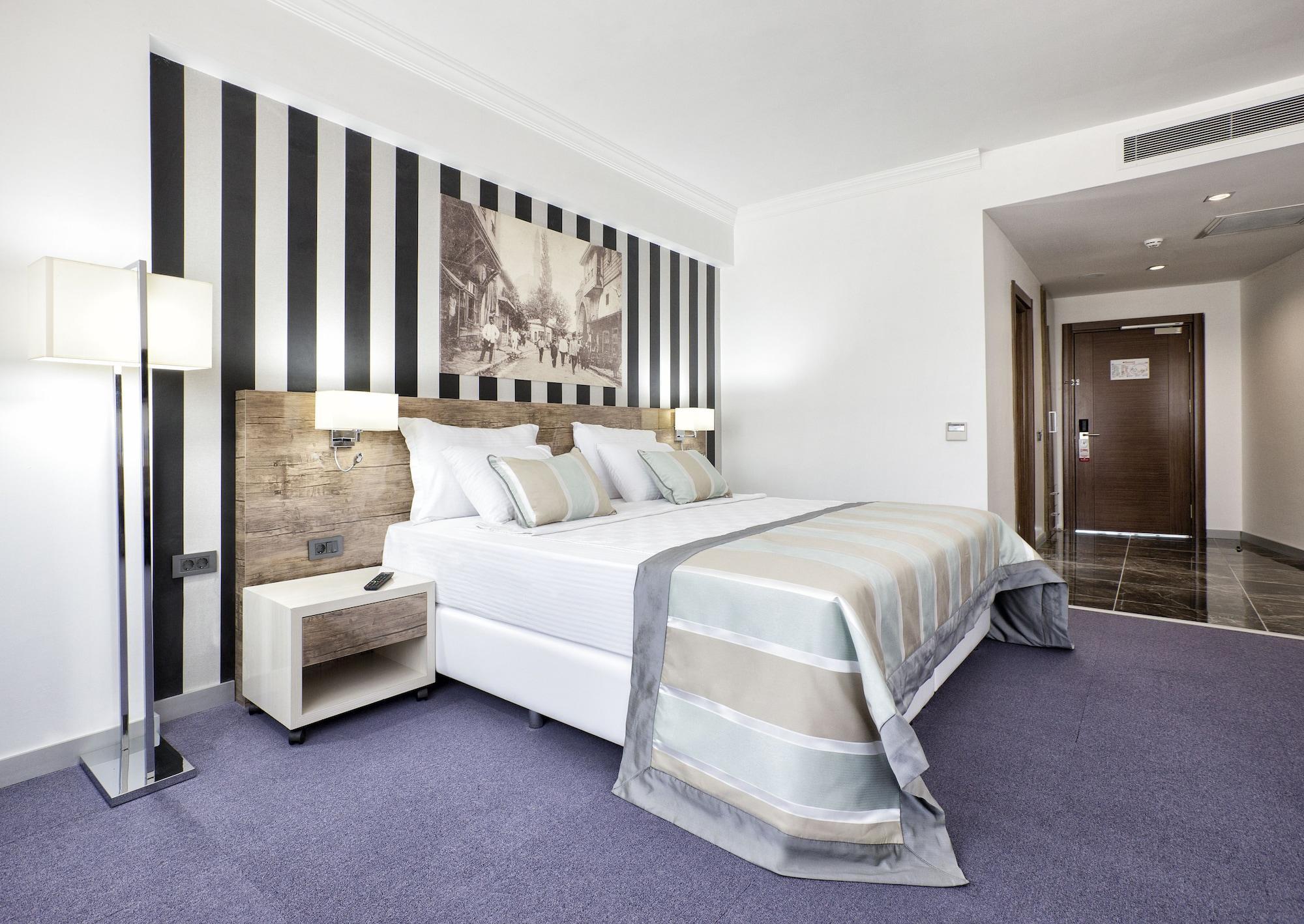 Ramada Hotel By Wyndham אודיירן מראה חיצוני תמונה