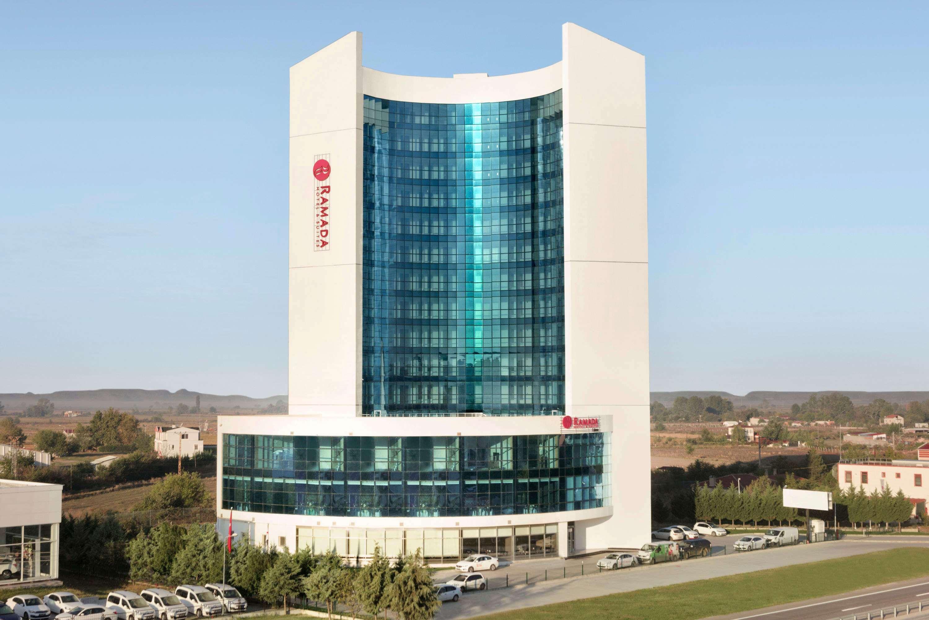Ramada Hotel By Wyndham אודיירן מראה חיצוני תמונה