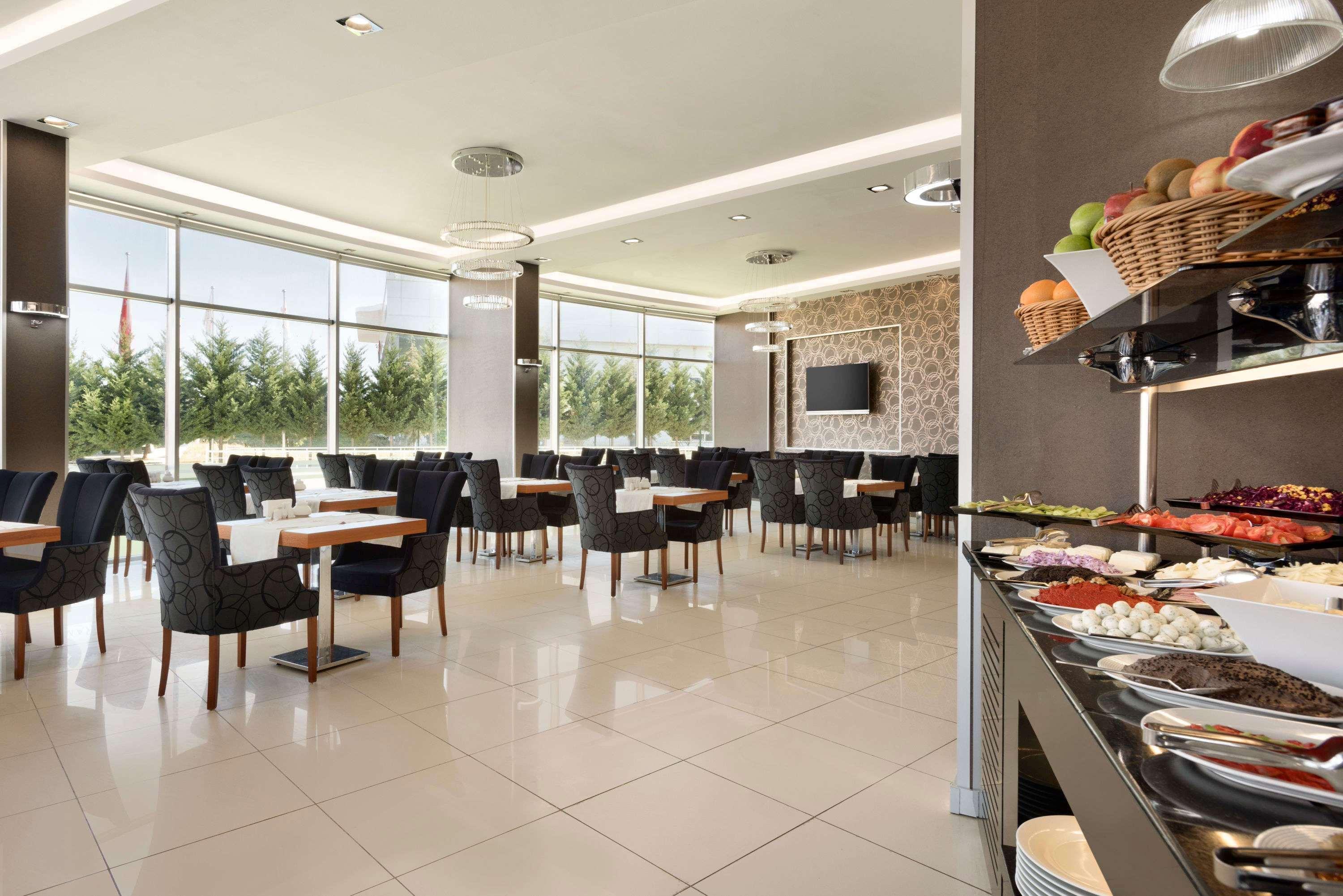 Ramada Hotel By Wyndham אודיירן מראה חיצוני תמונה