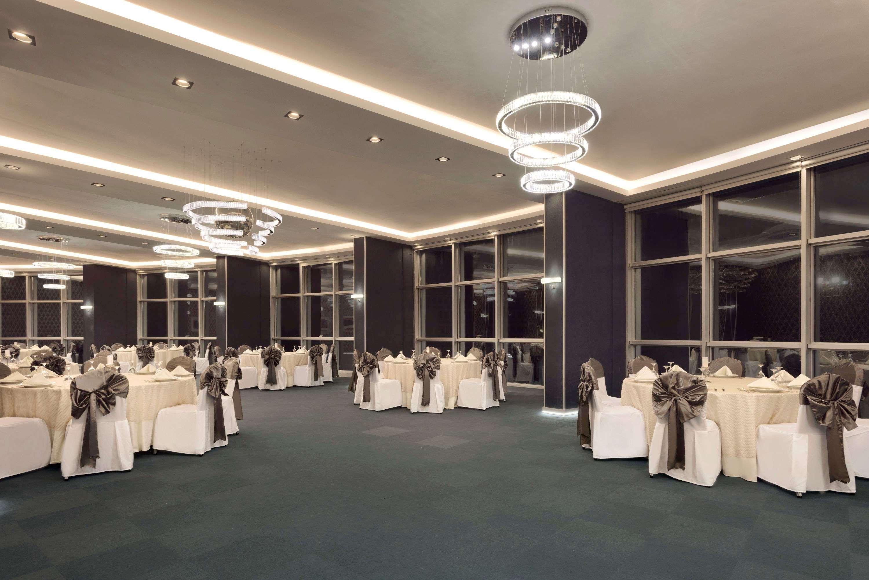 Ramada Hotel By Wyndham אודיירן מראה חיצוני תמונה