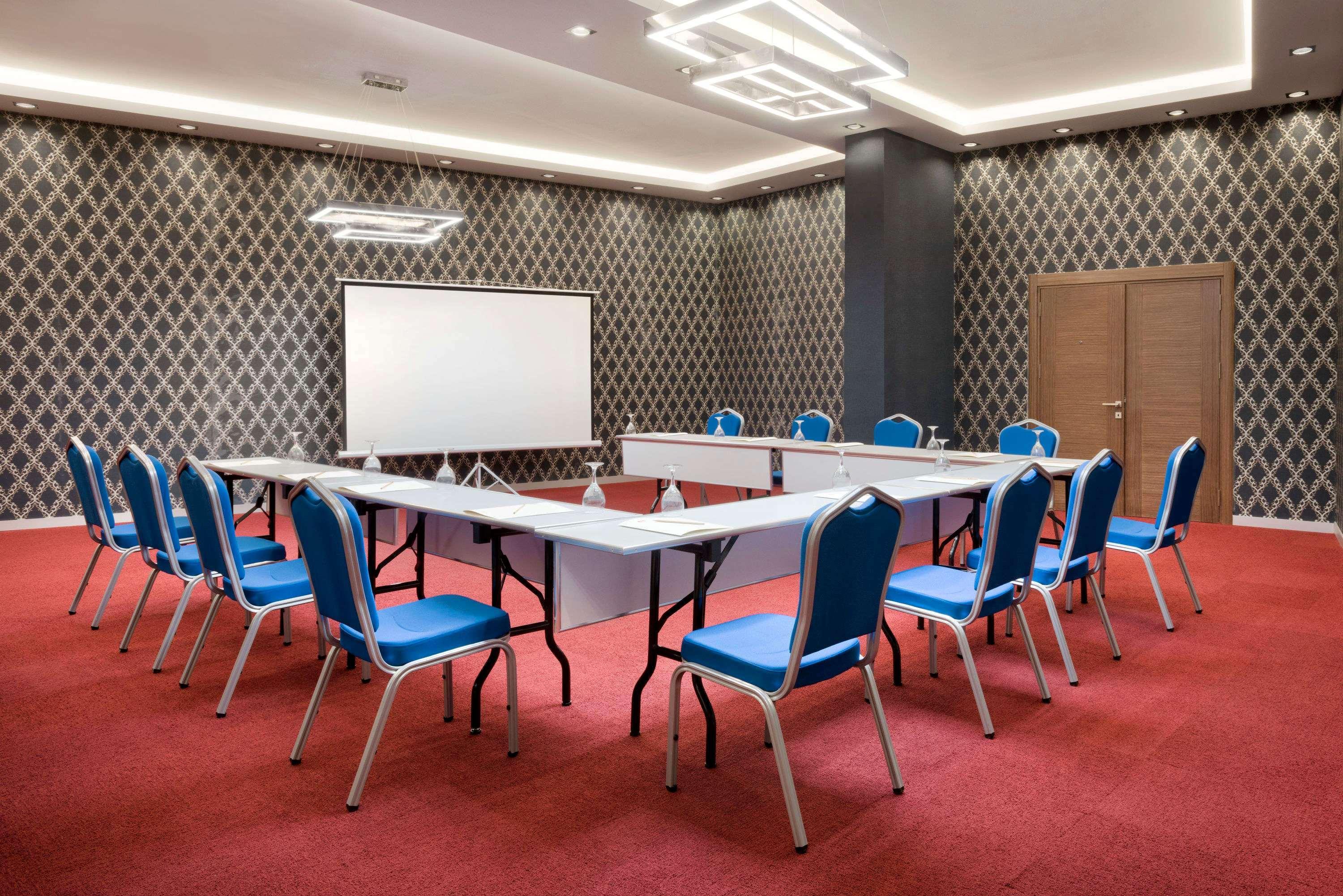 Ramada Hotel By Wyndham אודיירן מראה חיצוני תמונה