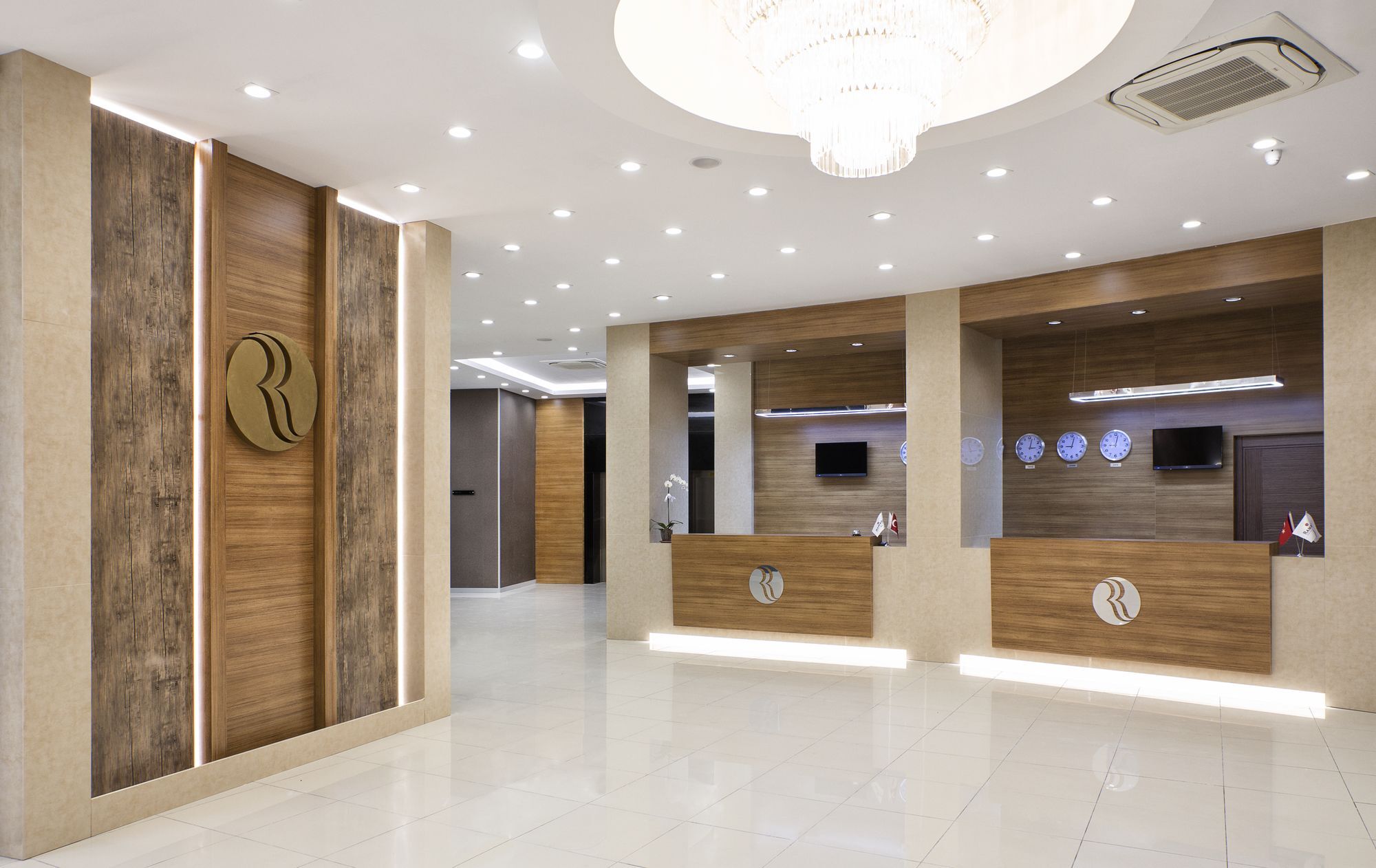 Ramada Hotel By Wyndham אודיירן מראה חיצוני תמונה