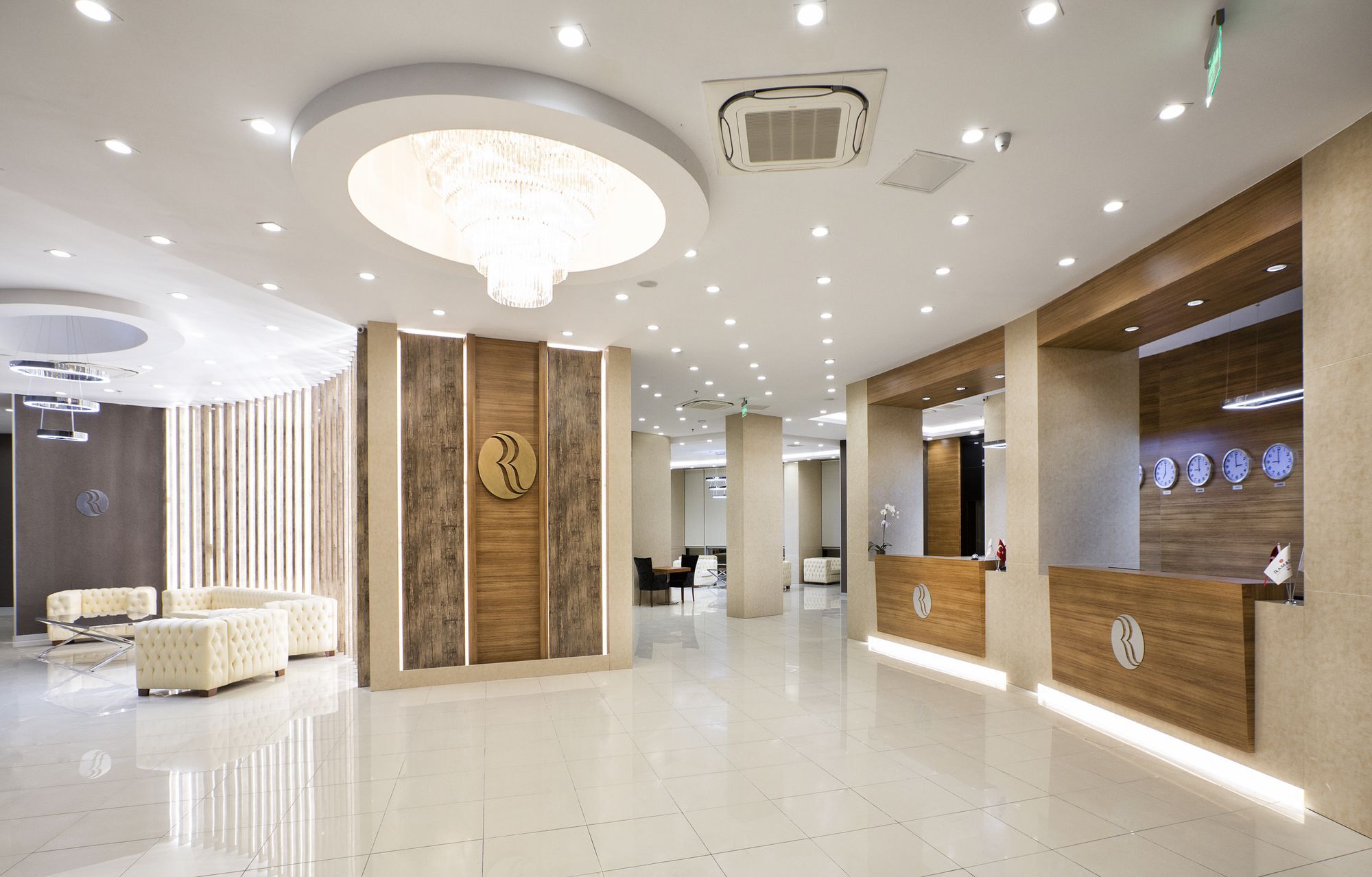 Ramada Hotel By Wyndham אודיירן מראה חיצוני תמונה