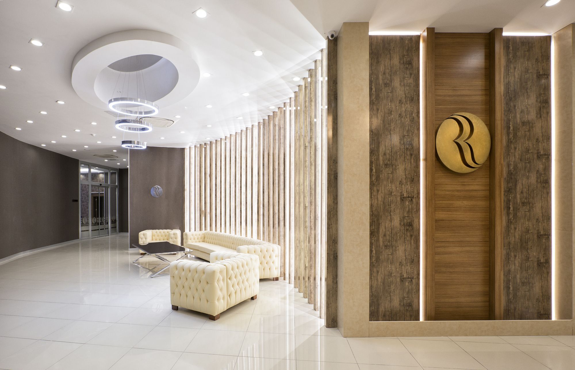 Ramada Hotel By Wyndham אודיירן מראה חיצוני תמונה
